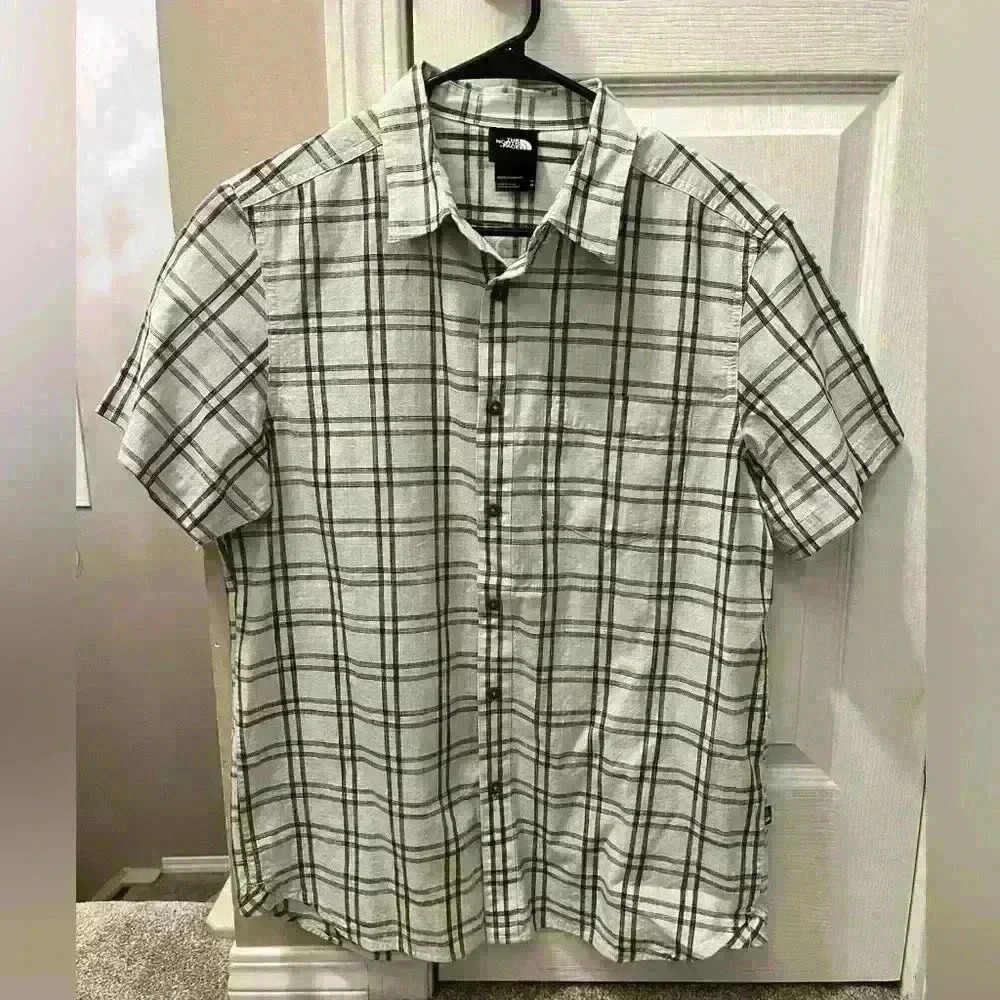Mens The North Face  SS Button Down Cotton Shirt EUC